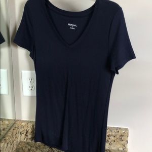 Tight V-neck Navy Top — Essential